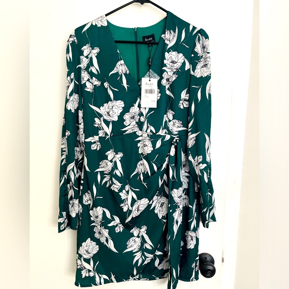 Bardot Women Long Sleeve V Neck Tropical Floral Green Mini Dress Size Small NWT
